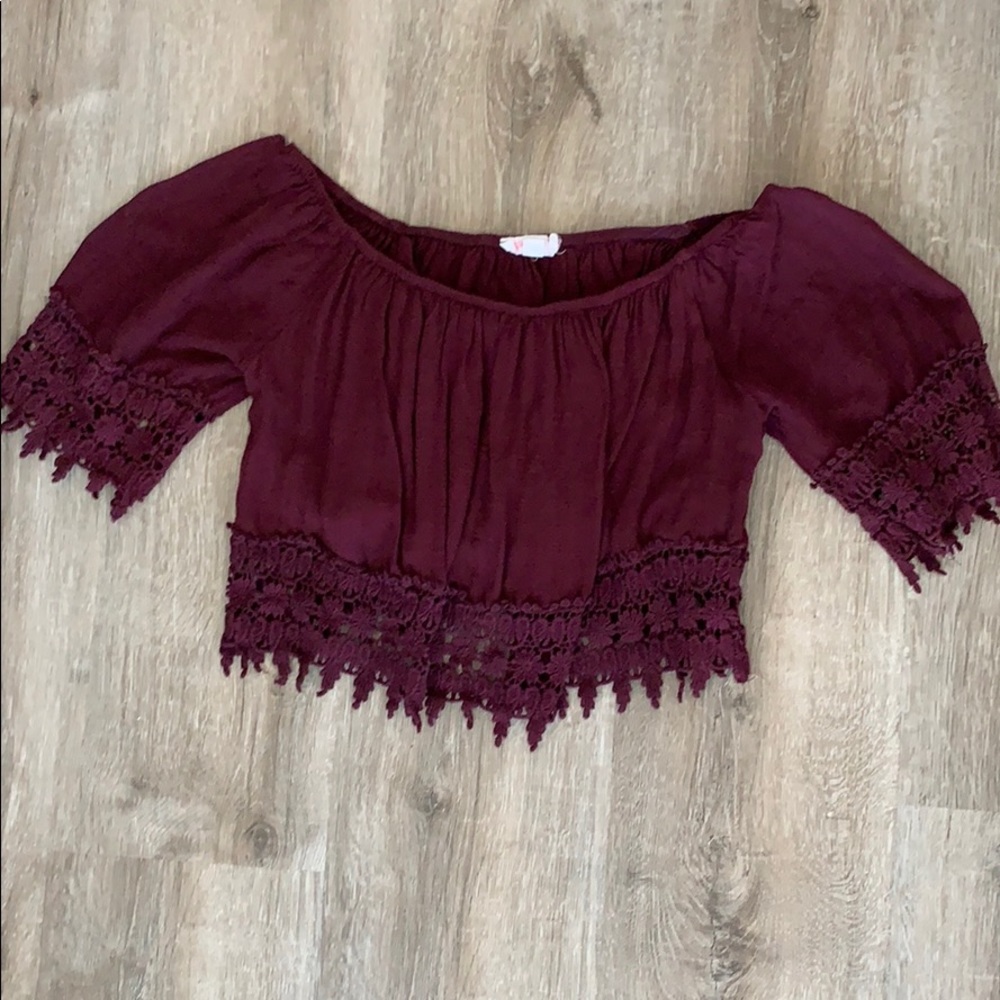 A’gaci maroon off the shoulder crop top